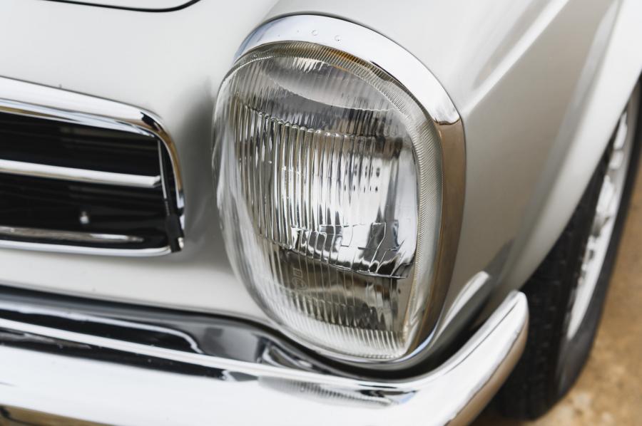 Детали экстерьера Mercedes-Benz 280 SL (W113) 1969 года  (EU) (фото 47 из 141)